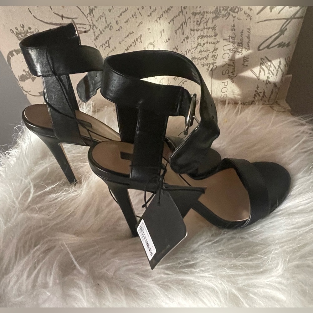 Nwt black strap high heel sandals size 6.5 - Picture 4 of 5